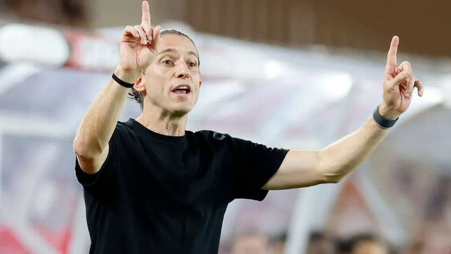 Jornal espanhol exalta trabalho de Filipe Luís, ex-Flamengo, no Monaco: 'Invencível'