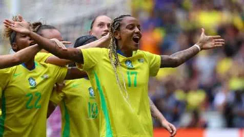 Seleção Brasileira feminina faz até gol de 'bicicleta' e vence Argentina em amistoso no Beira-Rio