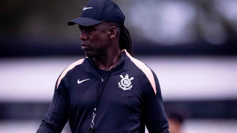 Início de Seedorf no Corinthians tem má notícia com Raniele, elogio a 'lado humano' e dia inteiro no CT; veja bastidores