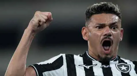 Tiquinho Soares e Tite encerram jejuns, e Botafogo derrota a Chapecoense no Brasileirão
