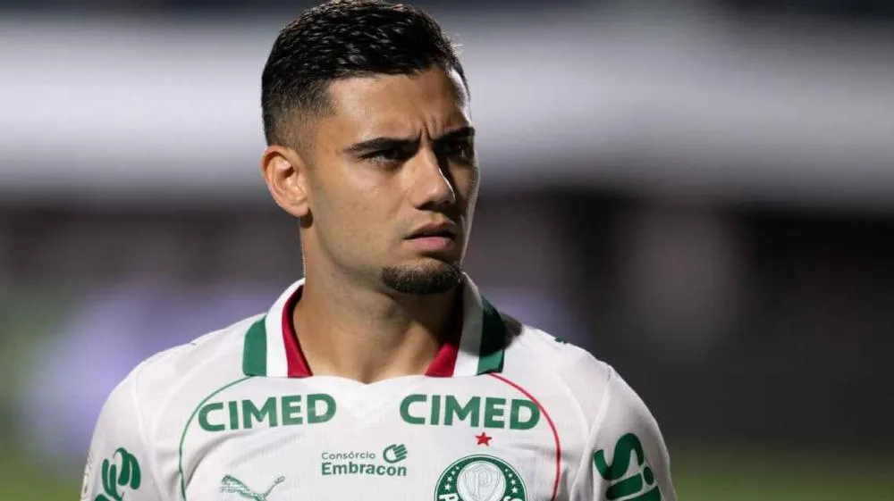 Andreas Pereira se desculpa por expulsão 'bizarra' em vitória do Palmeiras no Brasileirão: 'Foi um instinto meu'