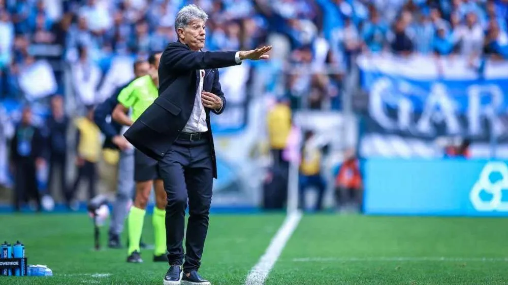 Renato admite que situação do Grêmio está 'bem mais difícil' e detona montagem do elenco: 'A conta chega'