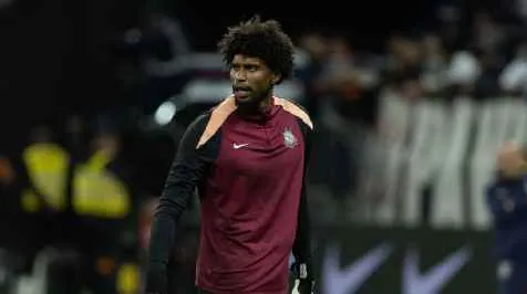 Hugo Souza admite 'cabeça afetada' no Corinthians e elogia Seedorf por aproximar psicóloga do elenco: 'Muito a ajudar'