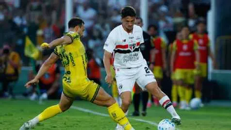São Paulo sofre gol cedo, mas busca empate com Mirassol fora de casa no Brasileirão