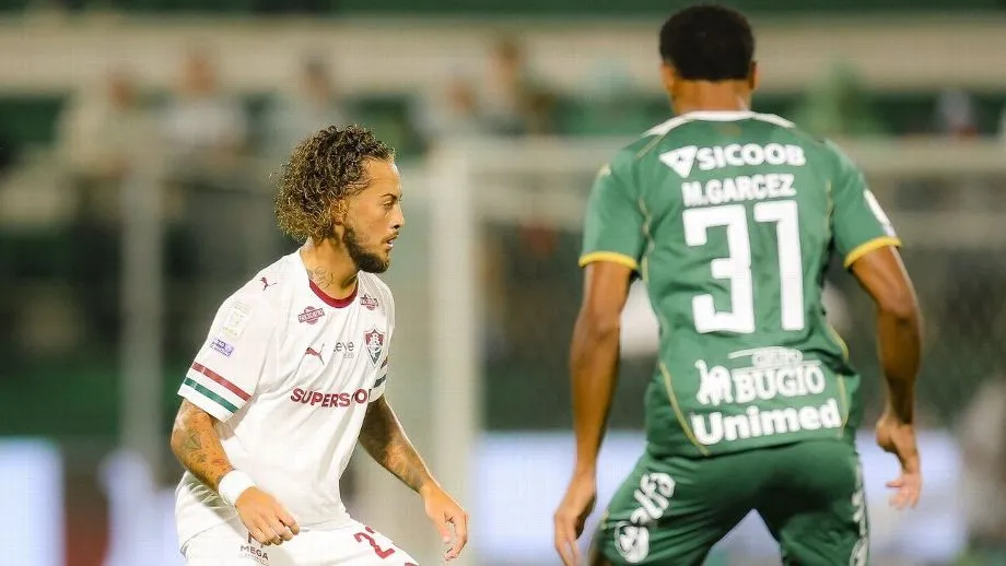 Fluminense é derrotado pela Chapecoense e perde chance de entrar no G-4 do Brasileirão