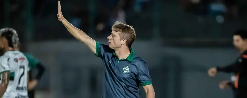 Coritiba anuncia saída do técnico Fernando Seabra após sétimo jogo sem vitória no Brasileirão