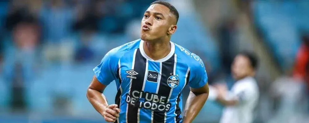 Vasco prioriza compra de Robert Renan e recebe sinal positivo de Carlos Vinicius, do Grêmio; veja detalhes