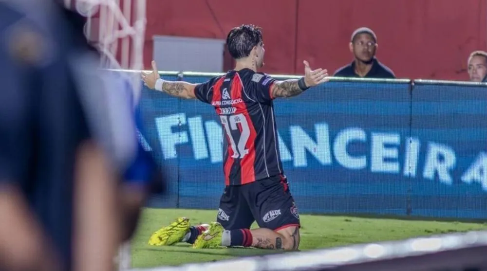Vitória supera o Internacional pelo Campeonato Brasileiro Márcio José/AGIF