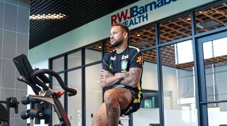 Neymar em trabalho de fisioterapia na Seleção Brasileira Nelson Terme / CBF