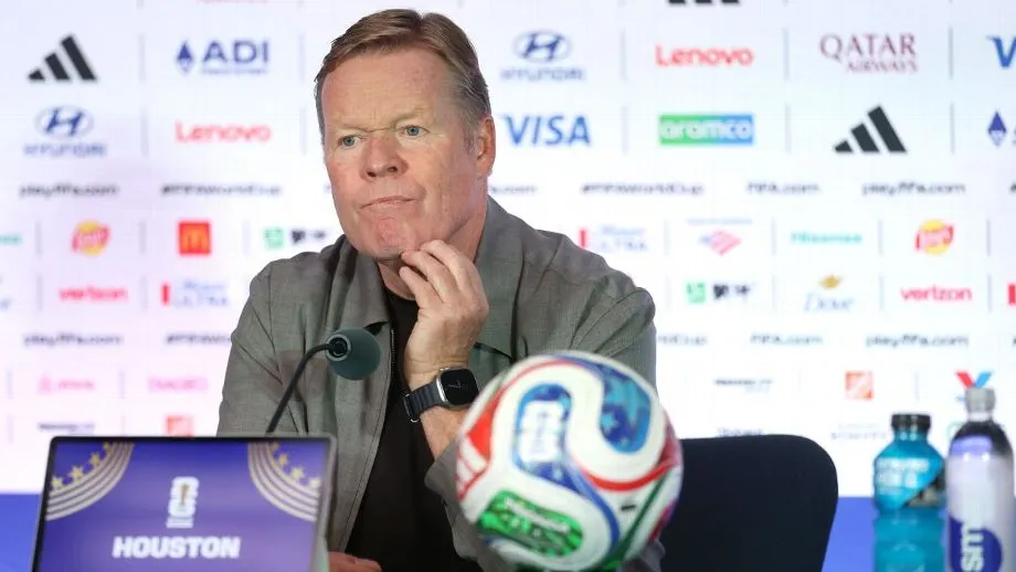 Ronald Koeman, técnico da Holanda, em partida contra a Suécia Michael Regan - FIFA/FIFA via Getty Images