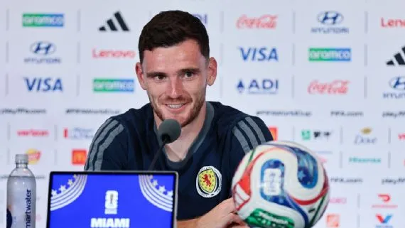 Capitão da Escócia enche a bola de 'criticado' Alisson antes de enfrentar Brasil na Copa: 'Melhor goleiro do mundo há anos'