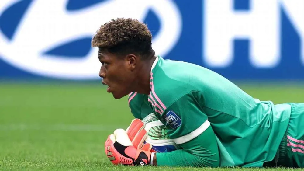 Zion Suzuki, goleiro do Japão contra o Brasil, superou preconceito para se firmar até Copa do Mundo