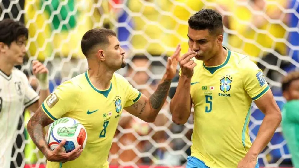 Bruno Guimarães brinca, diz que Copa vai diminuir sua carreira e exalta Casemiro: 'Sempre faz gol decisivo'