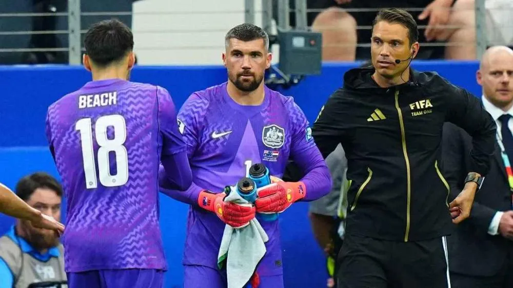 Os números que 'inocentam' técnico da Austrália e justificam troca de goleiros antes de pênaltis na Copa