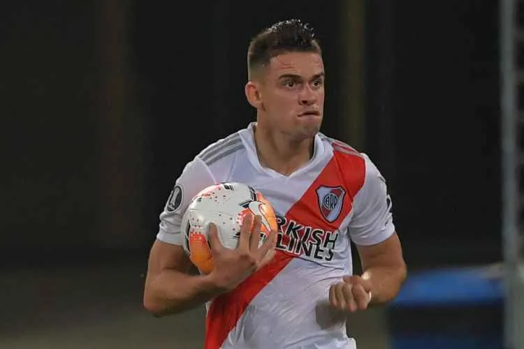 River Plate anuncia contratação de Rafael Santos Borré, ex-Internacional