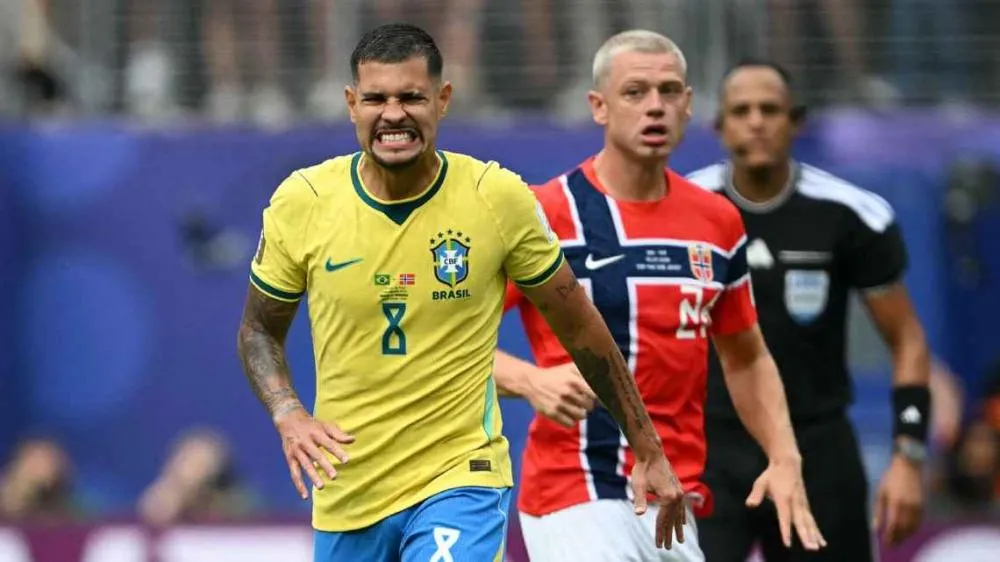 Bruno Guimarães faz Brasil perder 1º pênalti em tempo normal de Copa do Mundo desde Zico