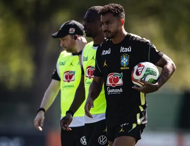 Voz ativa, versatilidade e experiência: por que Ancelotti fez de Danilo o primeiro convocado para a Copa