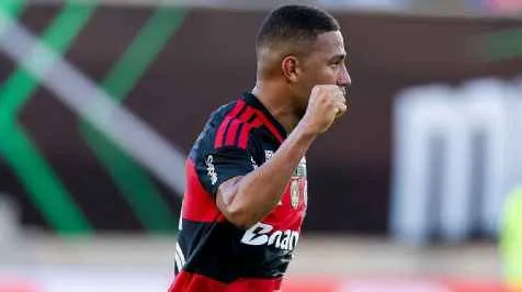 Flamengo vence Benfica em jogo nada amistoso com 'clima de Maracanã', confusão e vaias a Prestianni