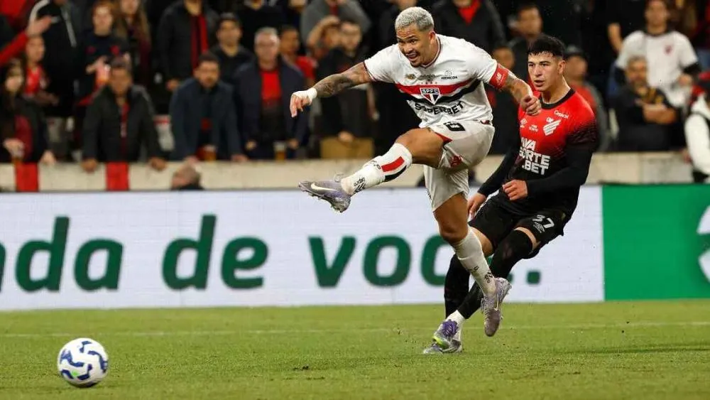 São Paulo x Athletico-PR: onde assistir ao vivo, horário, palpite e prováveis escalações do jogo do Brasileirão