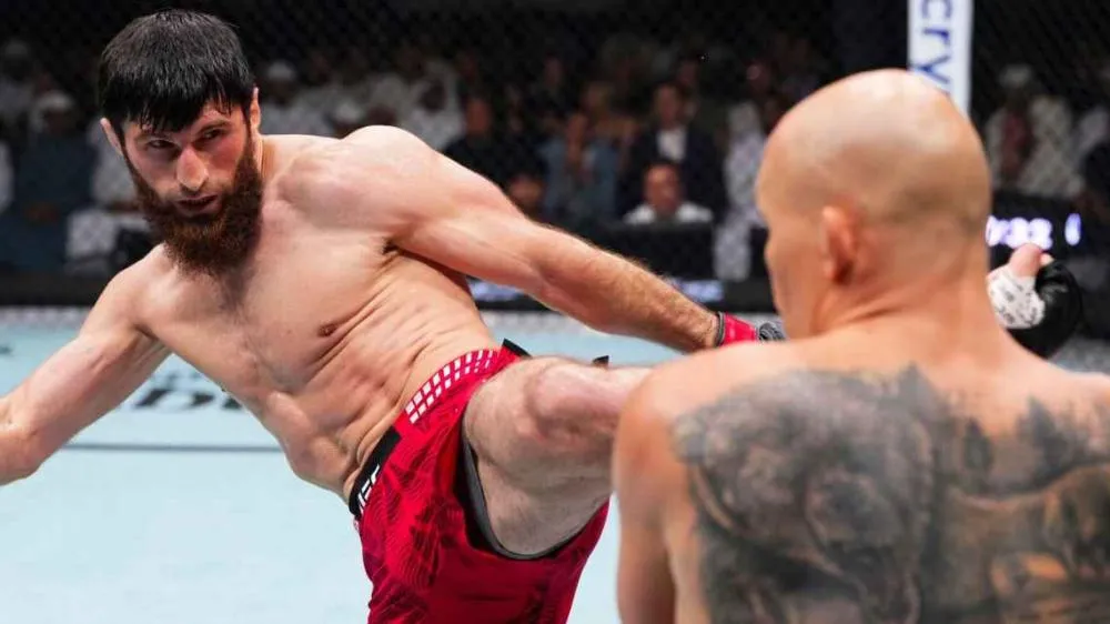 Ankalaev cresce durante a luta, massacra Guskov e conquista vitória por nocaute no UFC Abu Dhabi