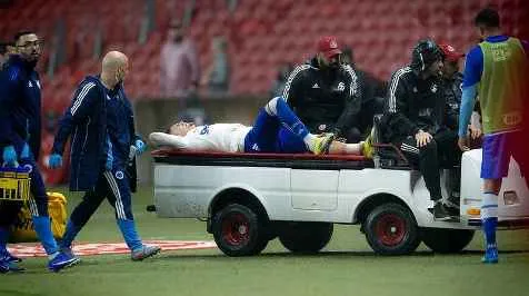 STJD suspende Victor Gabriel, do Inter, até Gabriel Pec, do Cruzeiro, retornar de lesão