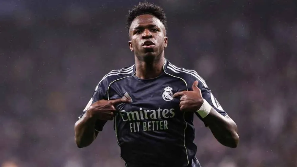 Vini Jr reage ao anúncio de renovação com Real Madrid: 'Mais seis anos e para sempre'