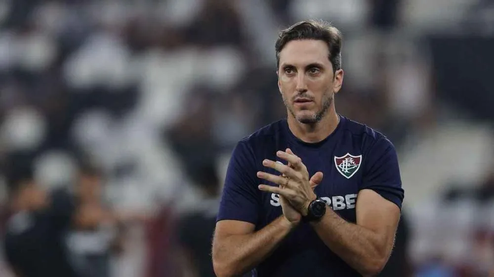 'É normal que tenham críticas...': Zubeldia responde sobre protestos e pressão em má fase do Fluminense após empate