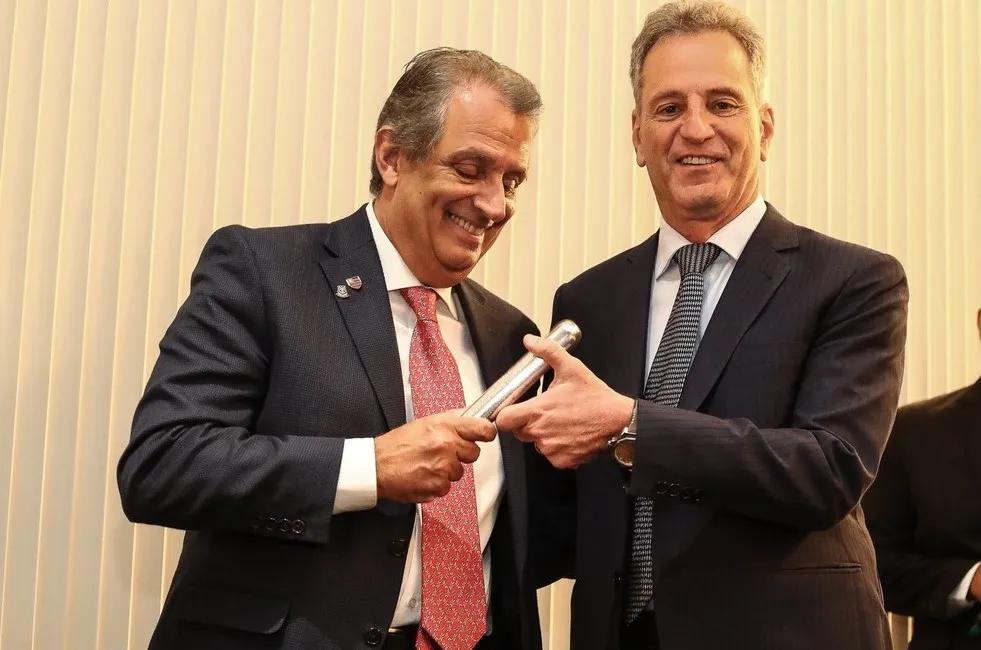 Sócios do Flamengo pedem afastamento de vice-presidente por conflito de interesse; entenda