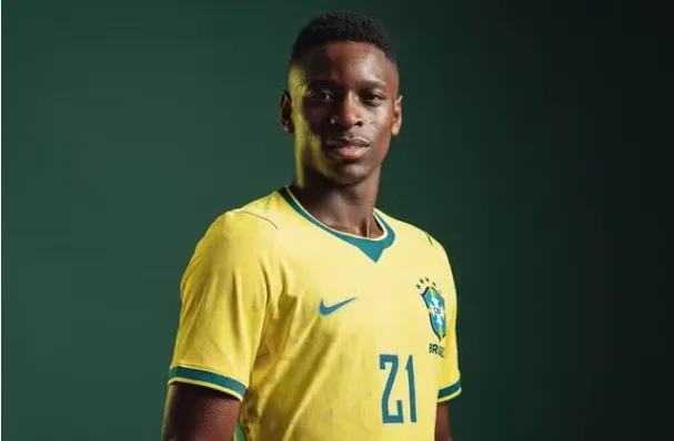 Luiz Henrique em ensaio do Brasil para a Copa do Mundo — Foto: Sam Robles/CBF