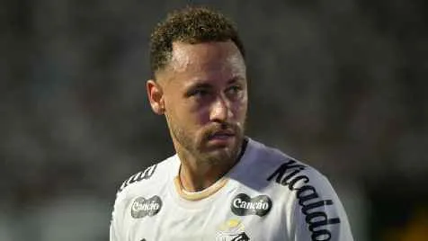 Neymar é relacionado no Santos para clássico contra o Corinthians pelo Brasileirão