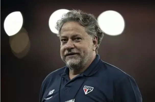 Investigado pela Polícia, Julio Casares é expulso do São Paulo