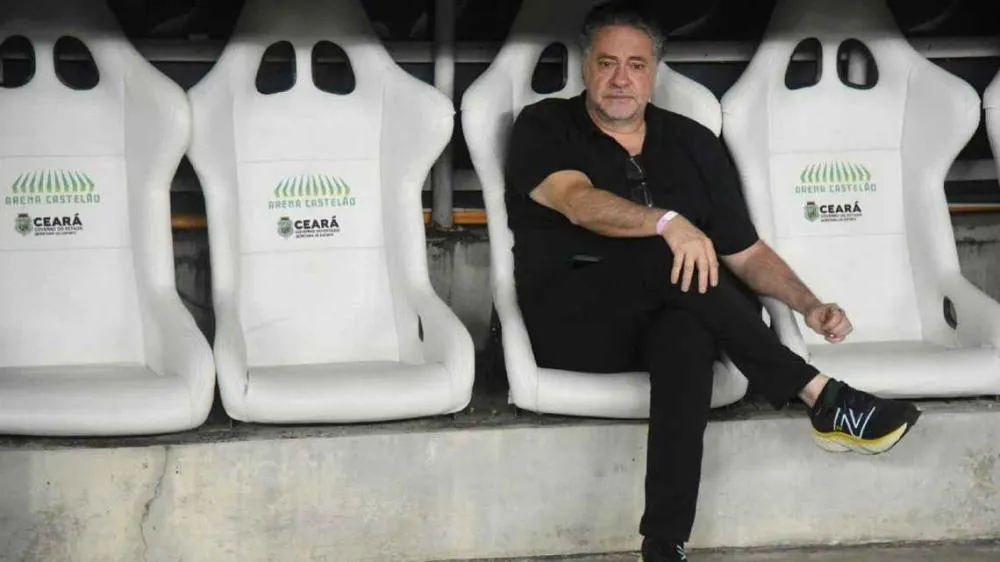 Conselheiros aprovam expulsão de Julio Casares do São Paulo