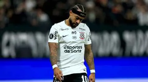 'Caso contrário, peça pra sair': organizada do Corinthians manda recado direto a Memphis Depay e 'cobra geral' após eliminação