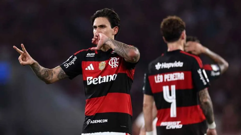 Pedro comemora gol pelo Flamengo contra o Red Bull Bragantino Getty Images