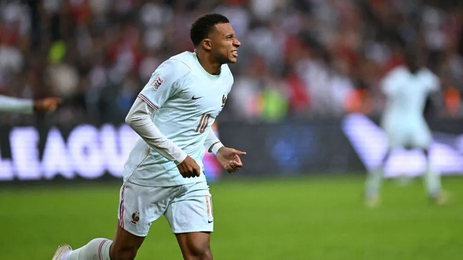 Mbappé garante vitória da França sobre a Turquia em estreia de Zidane, mas deixa gramado lesionado