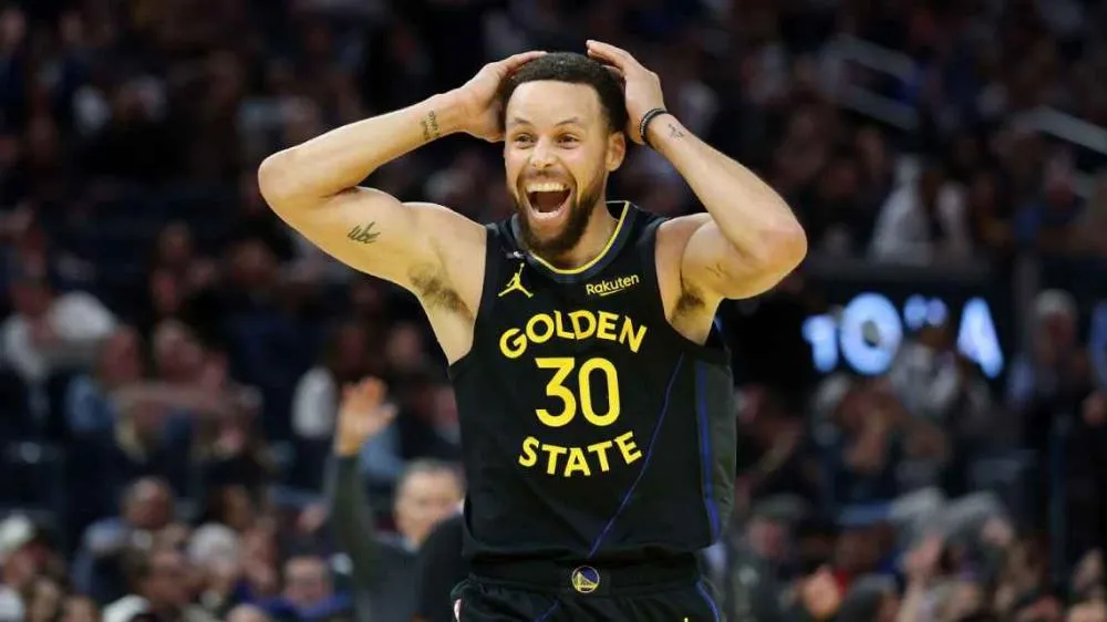 Stephen Curry renova com Warriors por dois anos e R$ 600 milhões