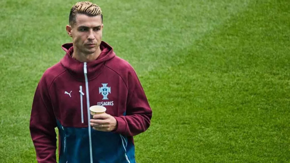 Cristiano Ronaldo tem conversa com Jorge Jesus e deixa treino de Portugal; federação explica ausência