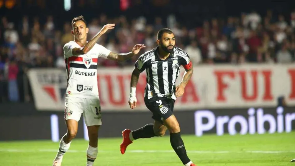 Gabigol comemora o segundo gol do Santos sobre o São Paulo Mauricio De Souza/AGIF