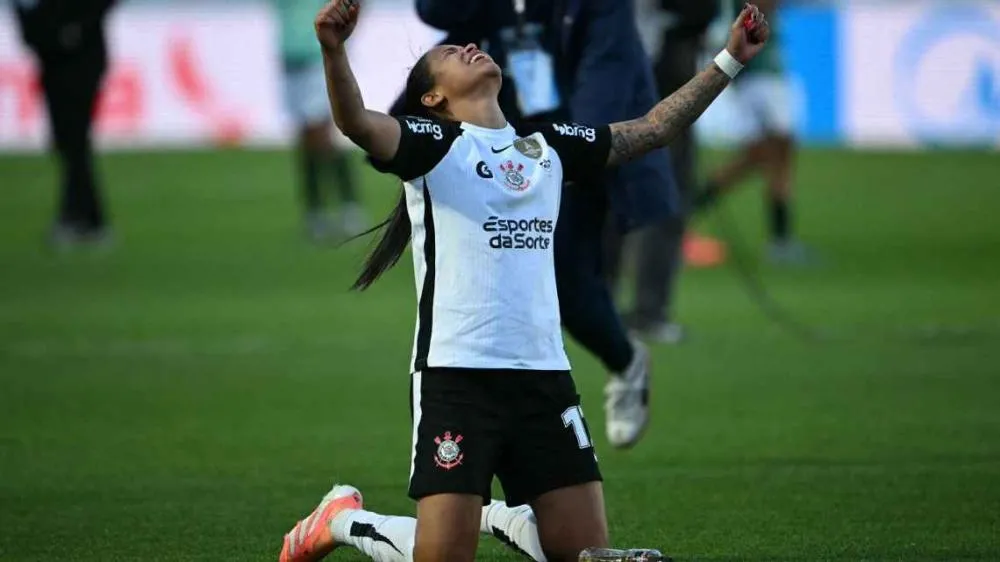 Corinthians quita valores dos direitos de imagem com time feminino, mas segue com pendências em premiações